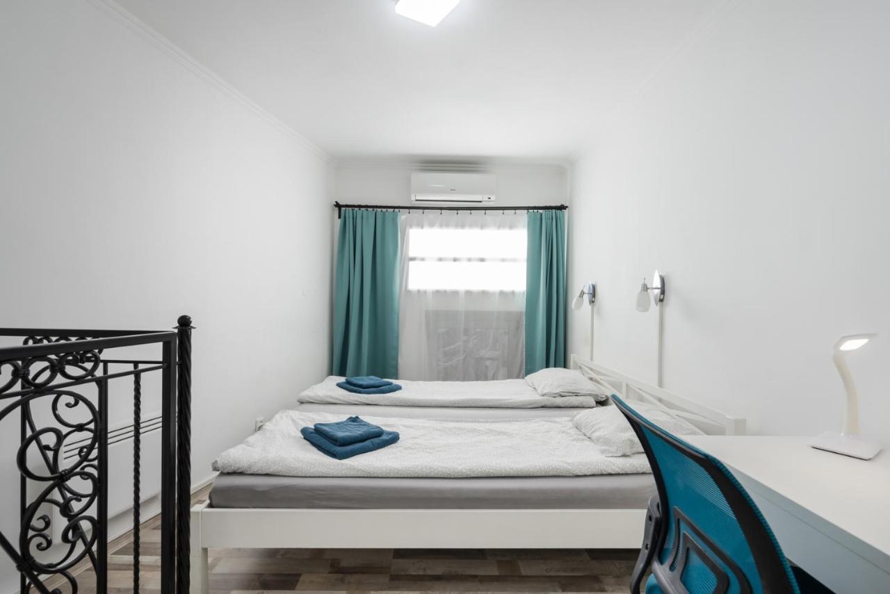 Bpr Simply Azure Apartment Boedapest Buitenkant foto