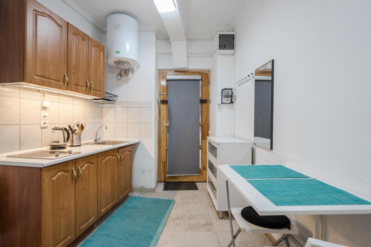 Bpr Simply Azure Apartment Boedapest Buitenkant foto