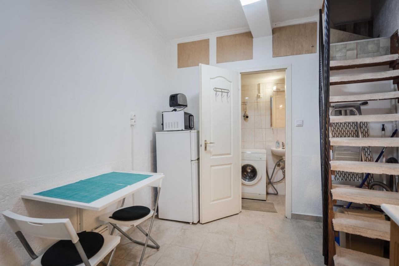 Bpr Simply Azure Apartment Boedapest Buitenkant foto